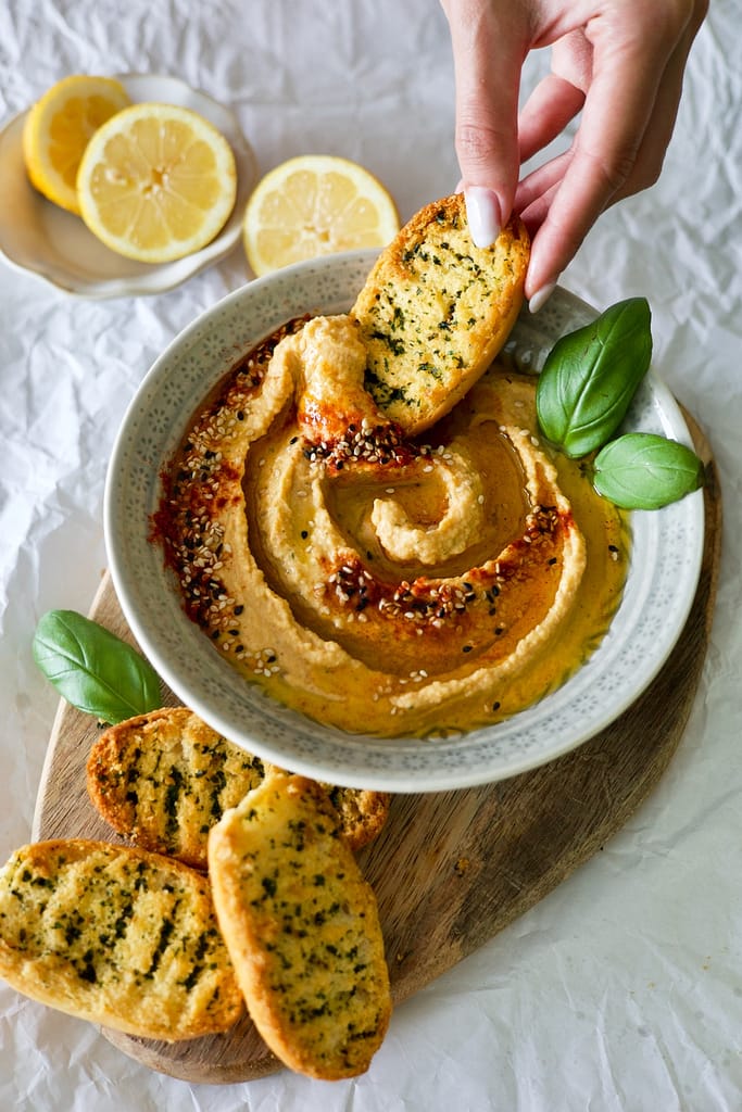 sun-dried-tomato-basil-hummushúmus-de-tomate-seco-e-manjericão