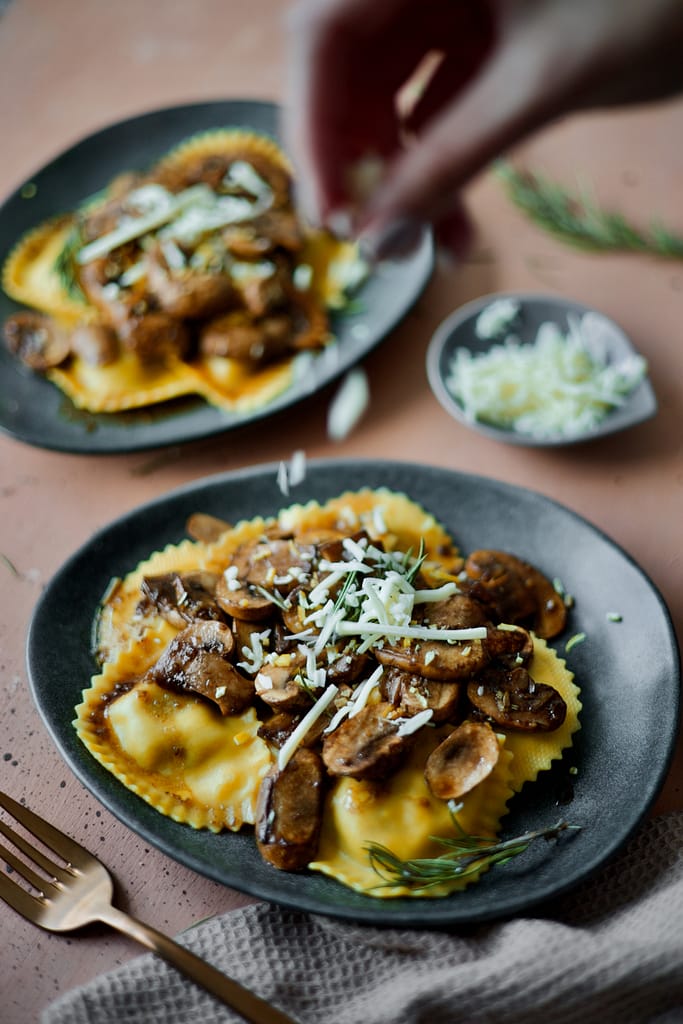 raviolis-sauteed-mushrooms-lemon-rosemary-balsamic-cogumelos-salteados-balsâmico-limão-alecrim-vegan - 3